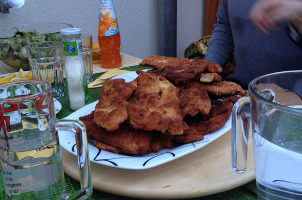 selbst-gemachte-schnitzel-essen-03